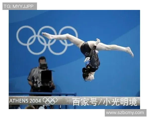 足球明星穿白衬衫的时尚瞬间展现魅力与风采的精彩图片合集