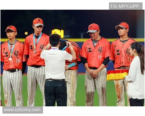 杭州羽毛球队在杯赛中的团队协作表现分析与启示